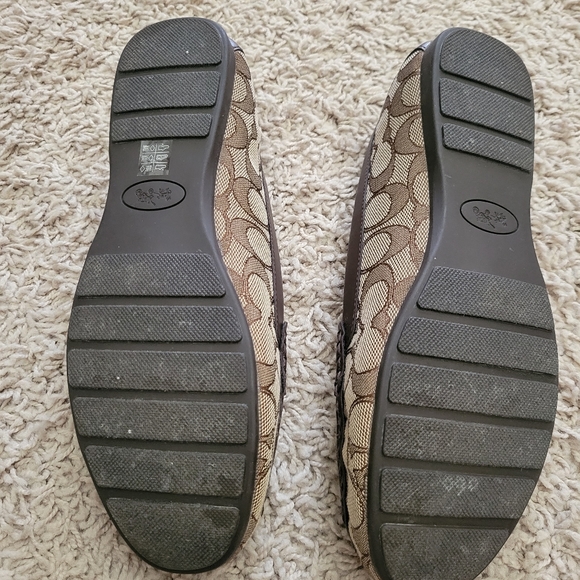 Coach Signature Olive Loafers - Picture 7 of 7